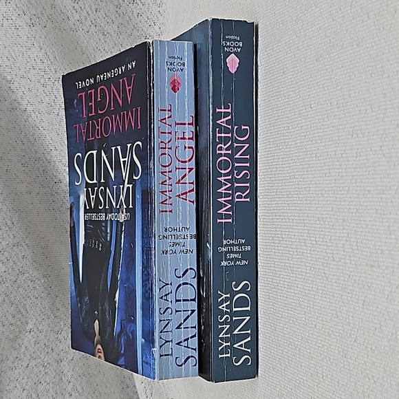 Lynsay Sands Paranormal Romance Novel - Picture 7 of 10